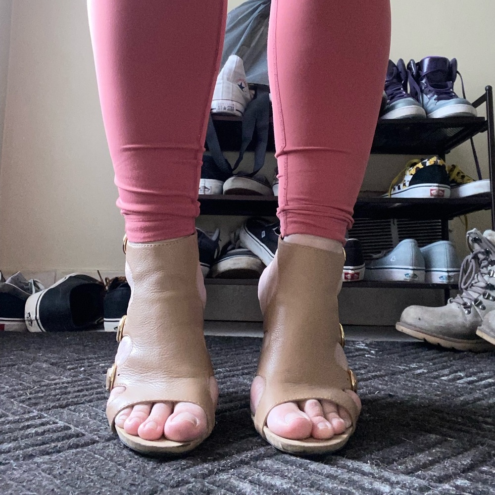 Nine West perfect nude gladiator sandals with wood heel - Picture 4 of 9